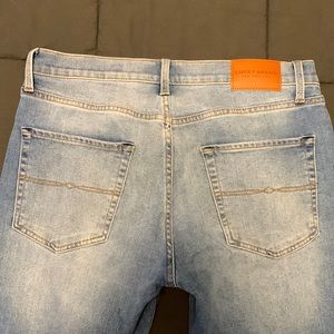 Light Wash Men’s Jeans (Lucky Brand - 410 Athletic Slim 32/30)